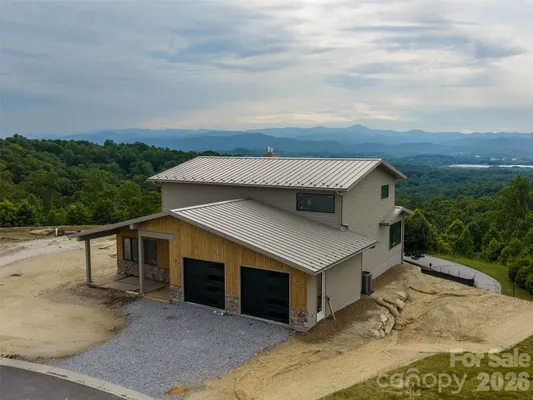 Property Slideshow image 3 of 27 | 225 coachman dr, Hendersonville, NC, 28791