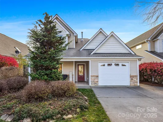 Property Slideshow image 2 of 42 | 34 beekeeper trl, Swannanoa, NC, 28778