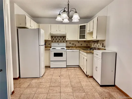 Property Slideshow image 3 of 29 | 585 s alton way 7b, Denver, CO, 80247