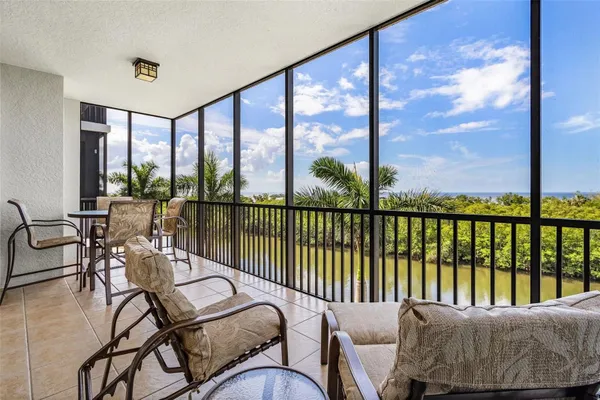 Property Slideshow image 3 of 55 | 3329 sunset key cir 203, Punta Gorda, FL, 33955
