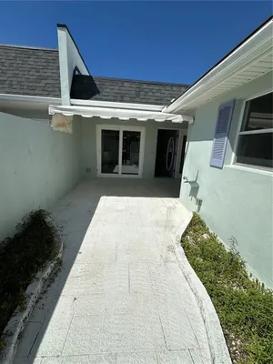 Property Slideshow image 2 of 34 | 143 n boca ciega pt, St Petersburg, FL, 33708