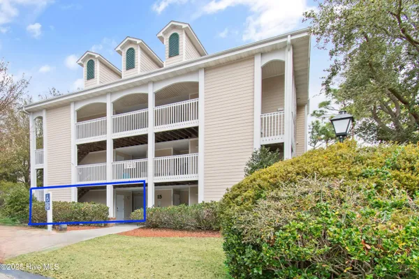 Property Slideshow image 3 of 53 | 3350 club villa dr 1501, Southport, NC, 28461