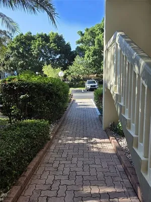 Property Slideshow image 2 of 25 | 1502 cayman way c2, Coconut Creek, FL, 33066