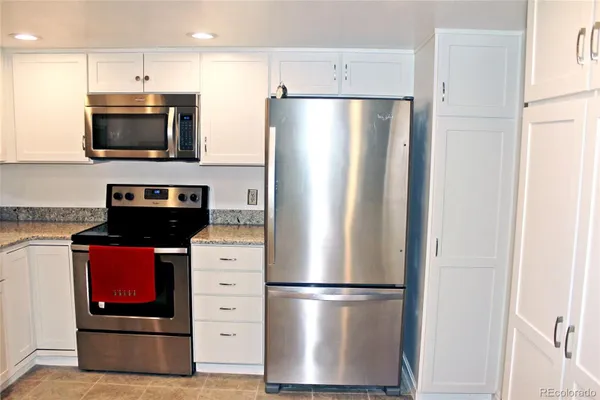 Property Slideshow image 2 of 32 | 13661 e marina dr 406, Aurora, CO, 80014
