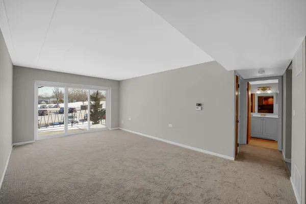 Property Slideshow image 3 of 16 | , Downers Grove, IL, 60515