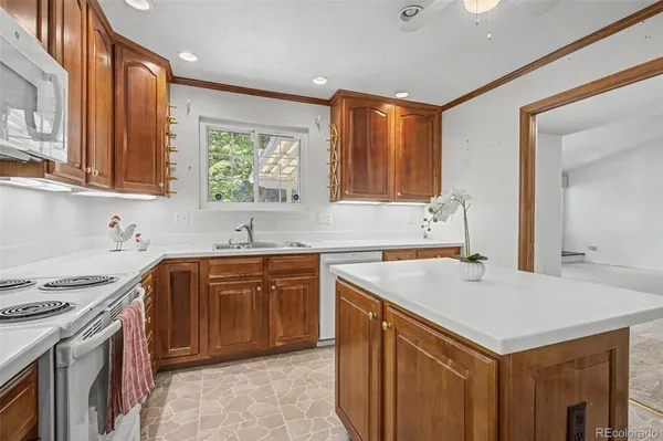 Property Slideshow image 3 of 38 | 14213 e marina dr, Aurora, CO, 80014