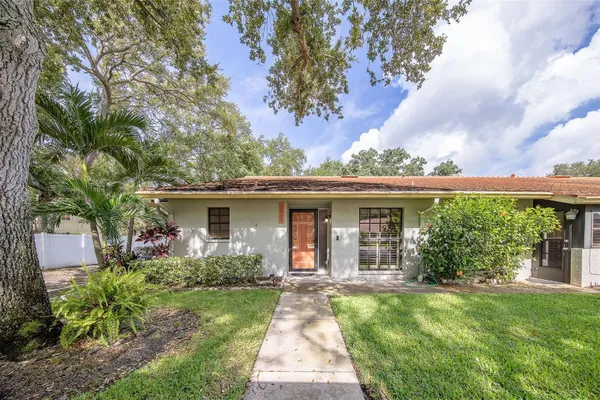 Property Slideshow image 3 of 48 | 2022 nash dr, Clearwater, FL, 33763