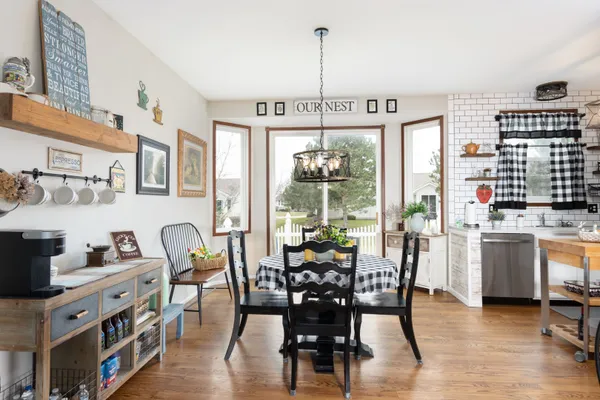 Property Slideshow image 2 of 19 | 13173 stonebridge ln, Huntley, IL, 60142