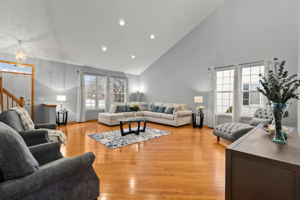 Property Slideshow image 3 of 39 | 782 s baldwin ln, Romeoville, IL, 60446