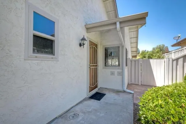 Property Slideshow image 3 of 54 | 4206 dawn ln, Oceanside, CA, 92056