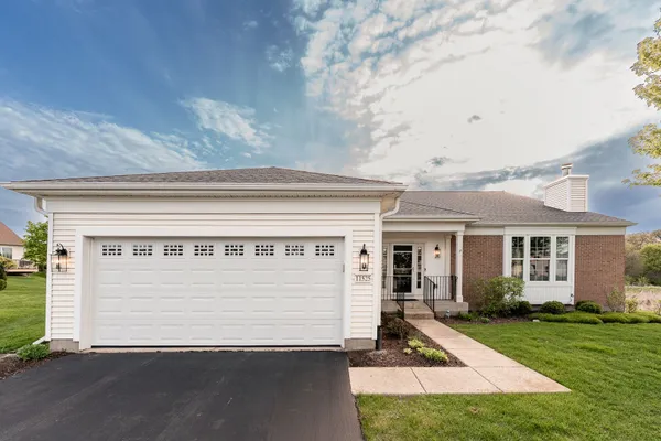 Property Slideshow image 3 of 43 | 11525 windsor ct, Huntley, IL, 60142