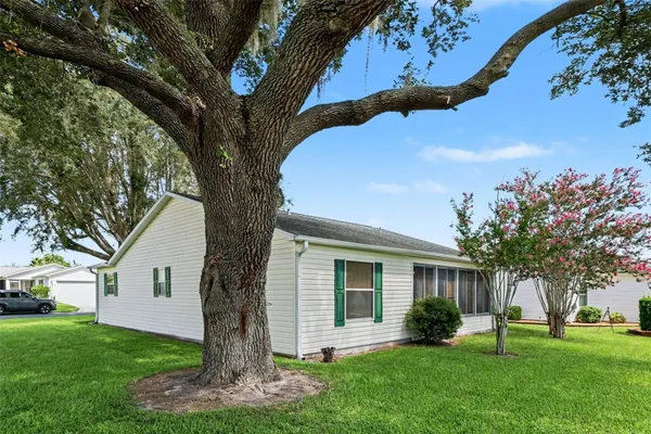 Property Slideshow image 3 of 36 | 1501 las pacos ct, The Villages, FL, 32162
