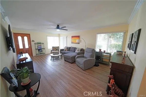 Property Slideshow image 3 of 21 | 26360 oakspur a, Newhall, CA, 91321