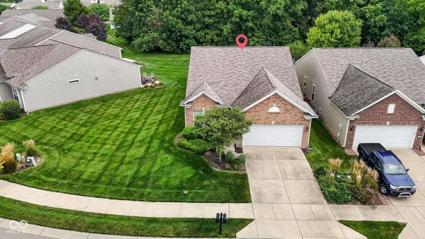 Property Slideshow image 2 of 39 | 12839 gloria dr, Fishers, IN, 46037