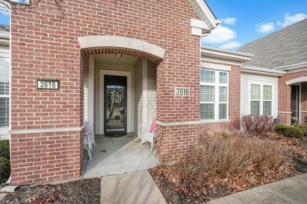 Property Slideshow image 3 of 18 | 2616 barrington cir, Naperville, IL, 60564