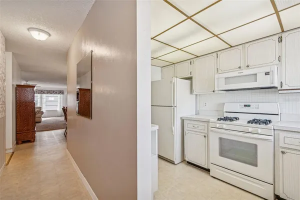 Property Slideshow image 3 of 65 | 5623 80th st n unit 314, St Petersburg, FL, 33709