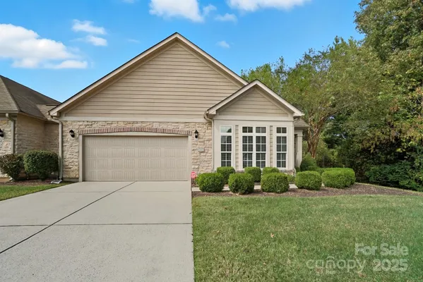 Property Slideshow image 3 of 42 | 2232 coltsview ln, Matthews, NC, 28105