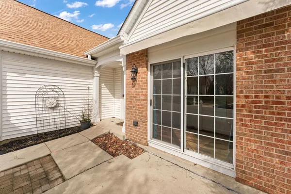 Property Slideshow image 3 of 41 | 21324 w douglas ln none, Plainfield, IL, 60544