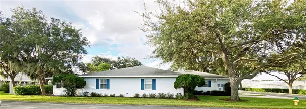 Property Slideshow image 3 of 13 | 1518 oakview cir, Winter Haven, FL, 33880