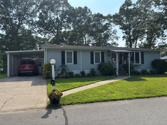 Property Slideshow image 3 of 45 | 1661 old country rd 454, Riverhead, NY, 11901