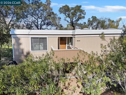 Property Slideshow image 2 of 26 | 1332 running springs rd 1, Walnut Creek, CA, 94595