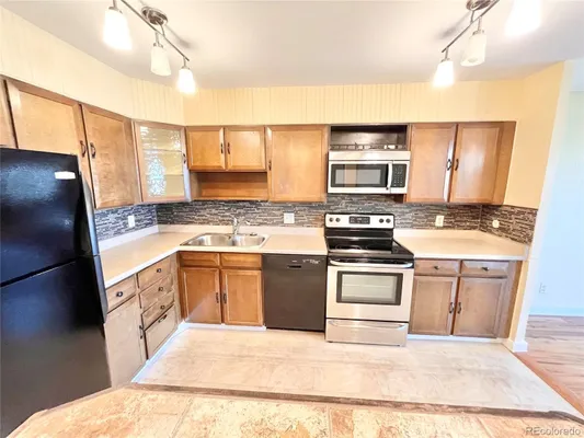 Property Slideshow image 2 of 18 | 9335 e center ave apt 8b, Denver, CO, 80247