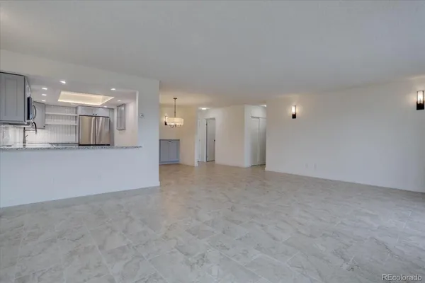 Property Slideshow image 3 of 48 | 14001 e marina dr 411, Aurora, CO, 80014