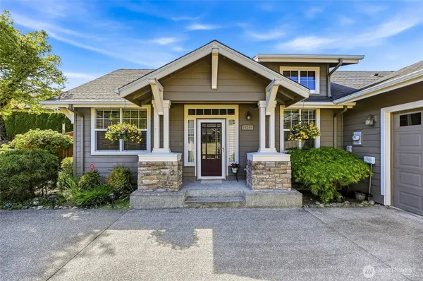 Property Slideshow image 2 of 34 | 13245 230th pl, Redmond, WA, 98053