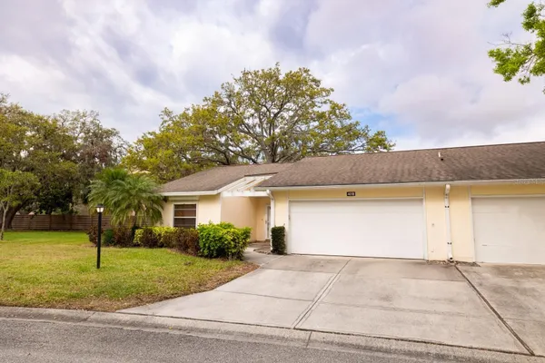 Property Slideshow image 3 of 58 | 4018 oakhurst dr 3181, Sarasota, FL, 34233