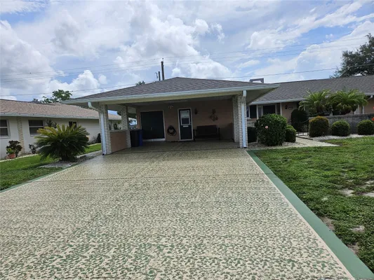 Property Slideshow image 2 of 34 | 1505 n pebble beach blvd, Sun City Center, FL, 33573