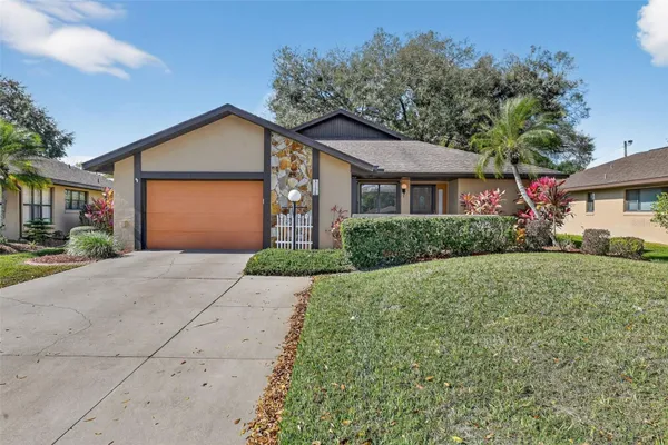 Property Slideshow image 2 of 30 | 3108 sugar pine cir, Sebring, FL, 33872