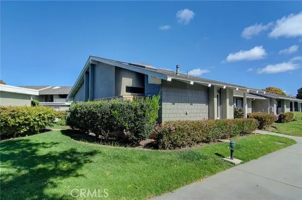 Property Slideshow image 2 of 26 | 8777 tulare 412a, Huntington Beach, CA, 92646