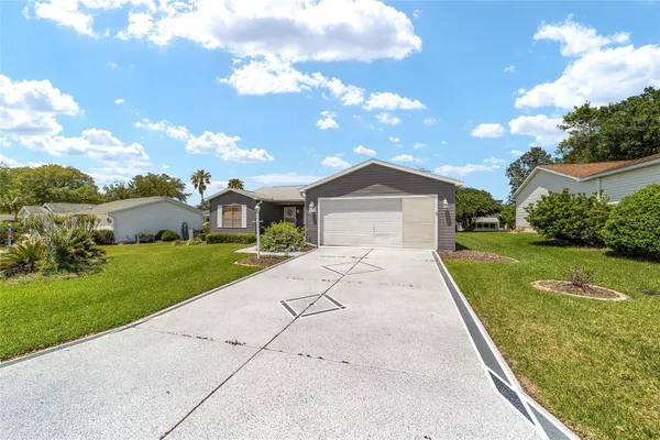 Property Slideshow image 2 of 43 | 435 santa clara cir, The Villages, FL, 32159