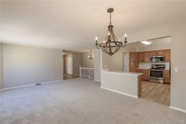 Property Slideshow image 3 of 32 | 1437 elmhurst ln, Longmont, CO, 80503