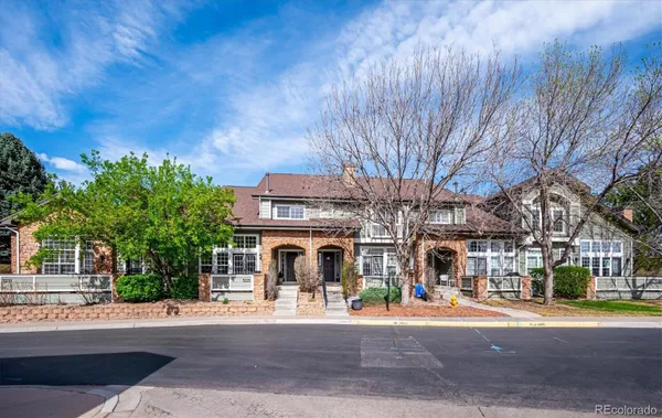 Property Slideshow image 2 of 48 | 5221 s greens cir, Littleton, CO, 80123