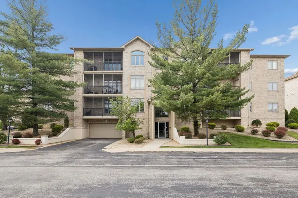 Property Slideshow image 2 of 25 | 6321 pine ridge ct 3a, Tinley Park, IL, 60477