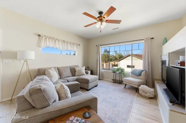 Property Slideshow image 3 of 32 | 1975 blooming hills dr 213, Prescott, AZ, 86301