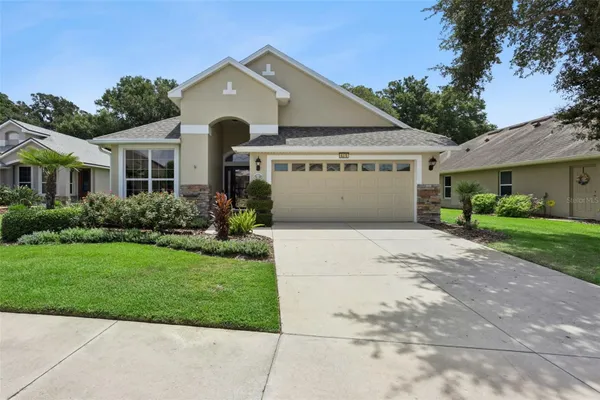 Property Slideshow image 2 of 82 | 8270 bridgeport bay cir, Mount Dora, FL, 32757
