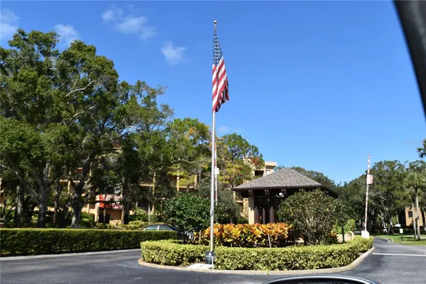 Property Slideshow image 3 of 60 | 3062 eastland blvd # d206, Clearwater, FL, 33761