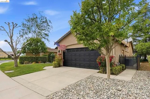 Property Slideshow image 2 of 44 | 427 stephens dr, Brentwood (Cc), CA, 94513