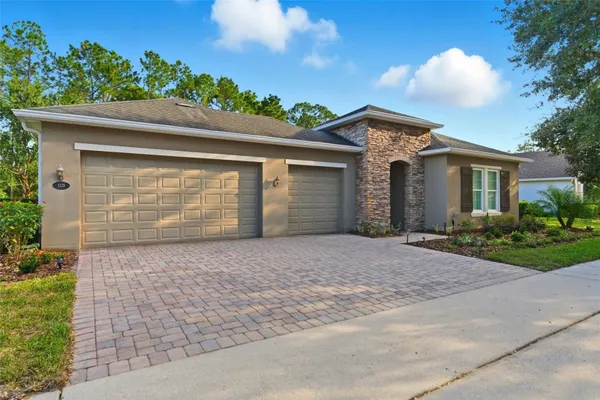 Property Slideshow image 2 of 47 | 1128 heron point way, Deland, FL, 32724