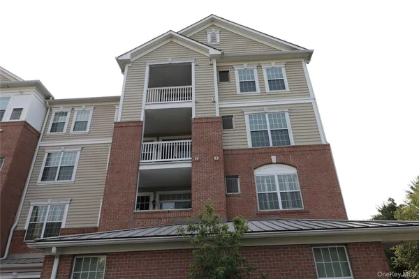 Property Slideshow image 3 of 34 | 145 regency dr, Fishkill, NY, 12524