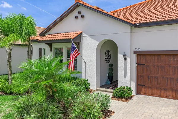 Property Slideshow image 3 of 66 | 5305 windy grove dr, Wimauma, FL, 33598