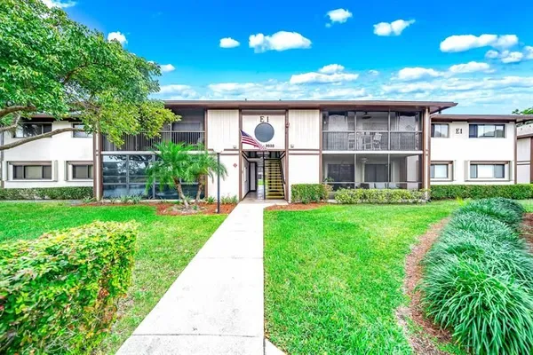 Property Slideshow image 3 of 30 | 9933 n belfort cir 201, Tamarac, FL, 33321