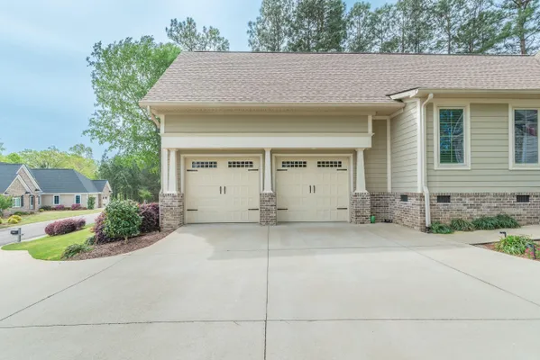 Property Slideshow image 2 of 63 | 207 quiet oak ct, Aiken, SC, 29803