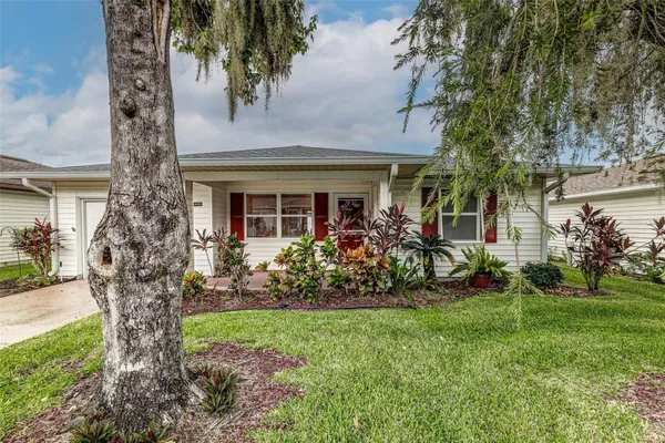 Property Slideshow image 2 of 40 | 4926 pleasant hollow trl, Lakeland, FL, 33811