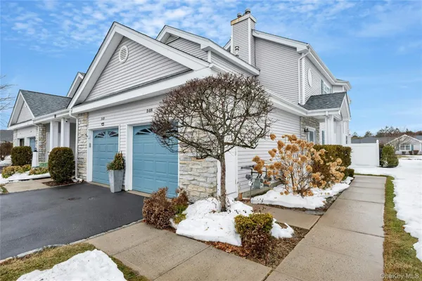 Property Slideshow image 2 of 37 | 548 highland ct, Brookhaven, NY, 11955
