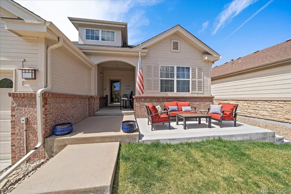 Property Slideshow image 2 of 35 | 8169 s catawba ct, Aurora, CO, 80016