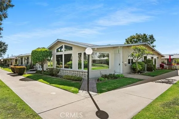 Property Slideshow image 3 of 32 | 1740 tam o'shanter rd 1a, Seal Beach, CA, 90740