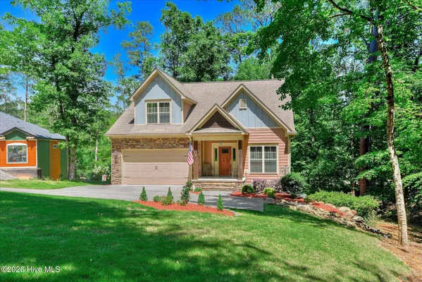 Property Slideshow image 2 of 81 | 303 cuttysark pt, Mccormick, SC, 29835